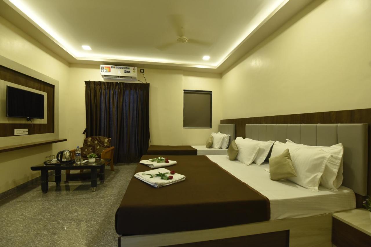 Hotel Sitara Inn Ratnāgiri エクステリア 写真